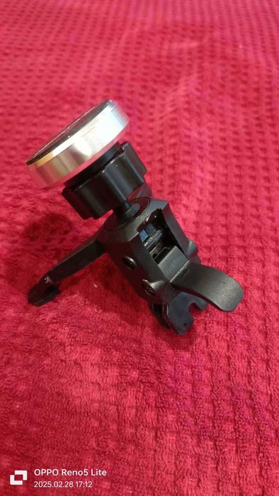 Uchwyty na telefon do auta