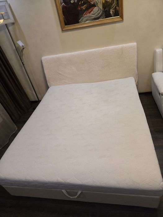 Ліжко двоспальне з матрацом і підйомним механізмом