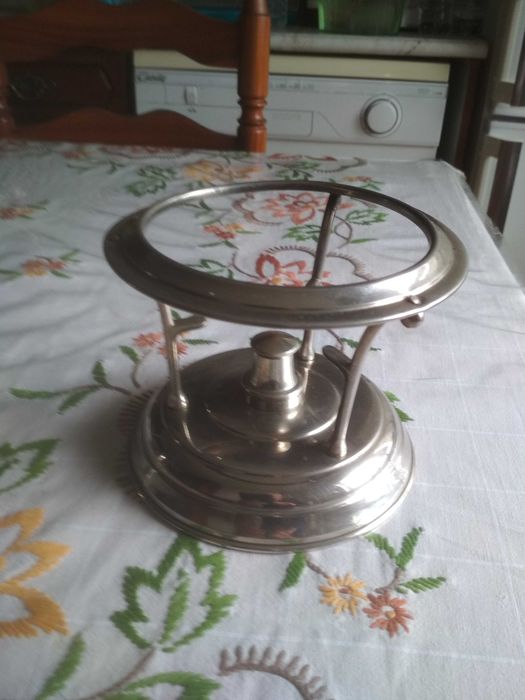 Lamparina antiga em metal prateado