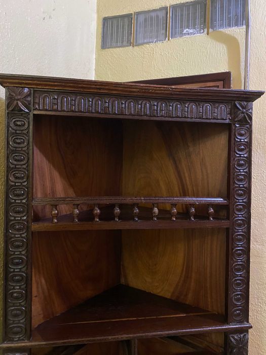 Belo Móvel/Armário/Antiguidade /de Africa.Castanho.Boa Condição.