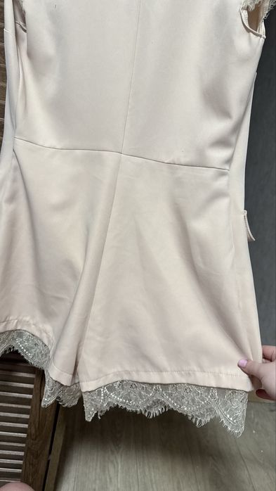 Платье ромпер бежевое