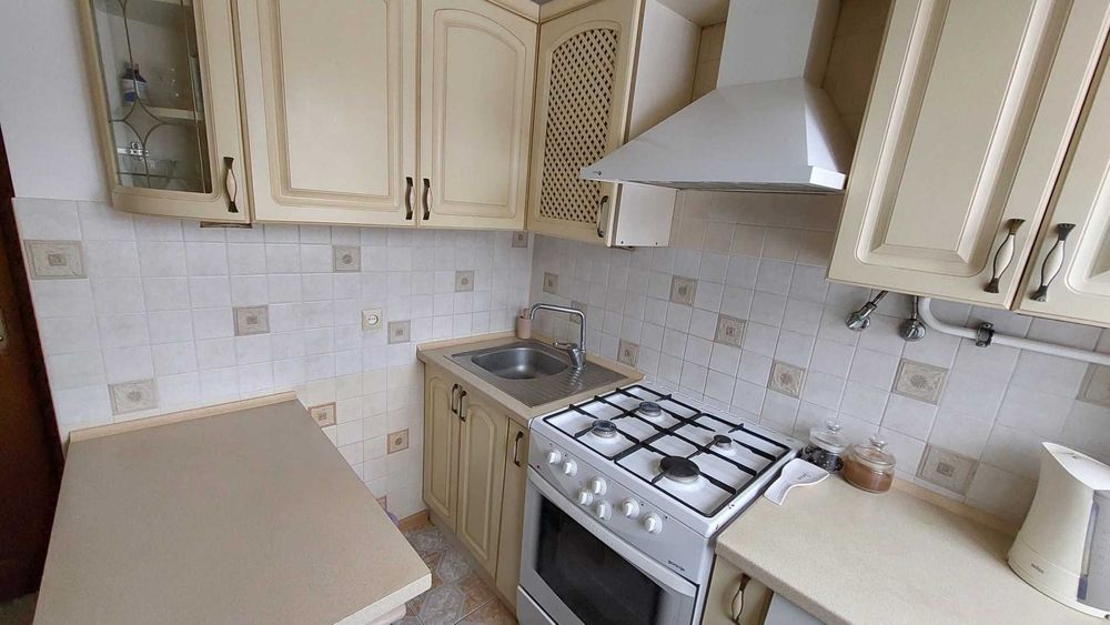 |  Продаж 4-кімнатної доглянутої та укомплектованої квартири