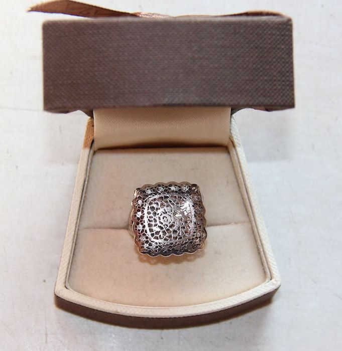 złoty pierścionek w. kruk złoto 585 białe kwiatek ażurowy kwiat