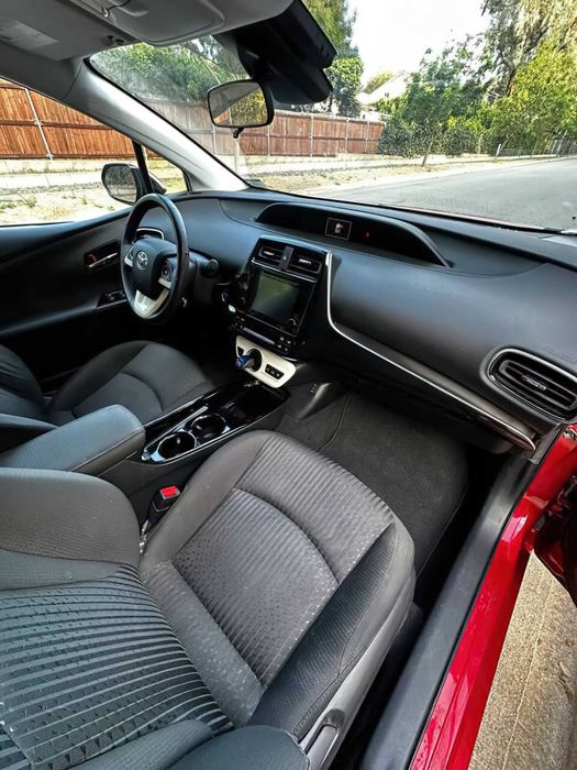 Toyota Prius Prime Premium      2017