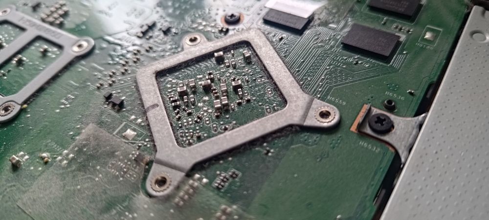 Naprawa komputerów, laptopów