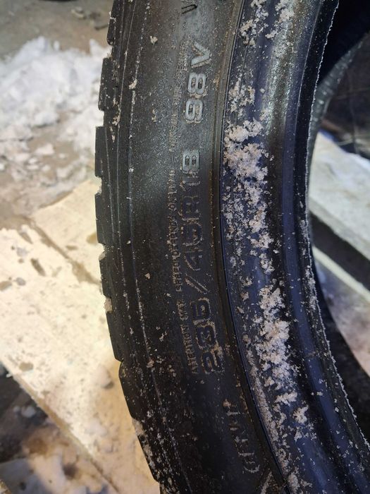 1x 235/45 R18 Goodyear UltraGrip Performance