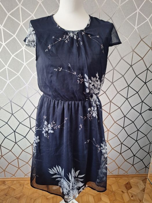 Sukienka na lato, lekka i elegancka