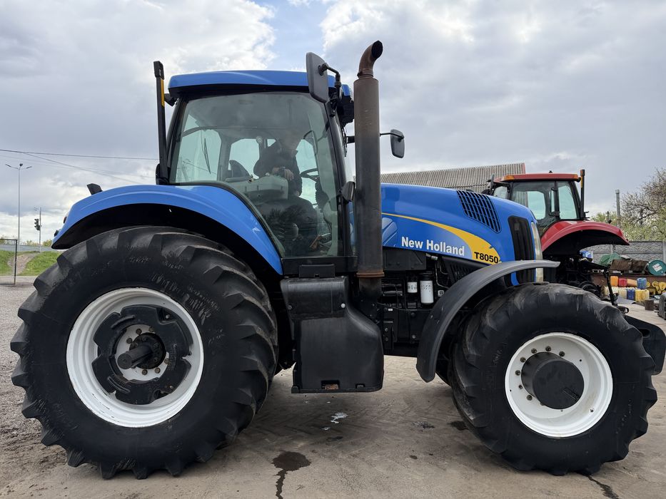Продам трактор New Holland T8050