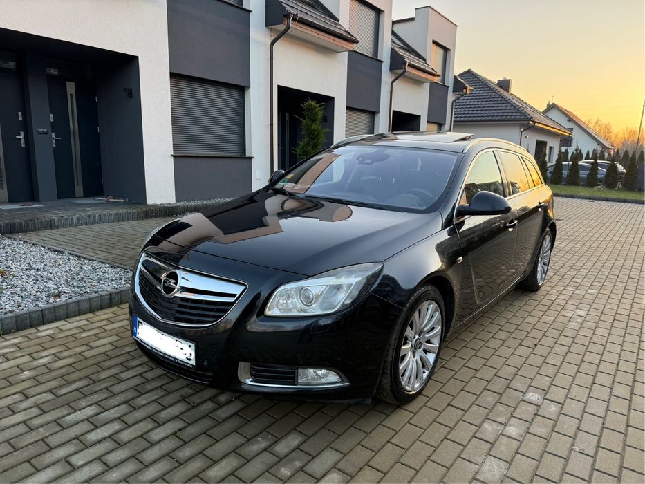 Opel Insignia 2.0 CDTI BiTurbo. Xenon. Navi. Panorama Dach. HAK.