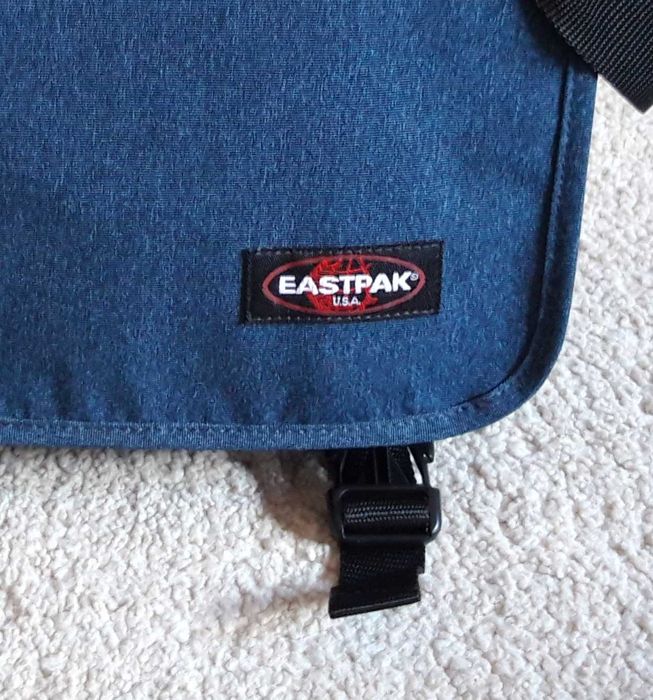 Saco, Mala tiracolo EASTPACK - Artigo NOVO.