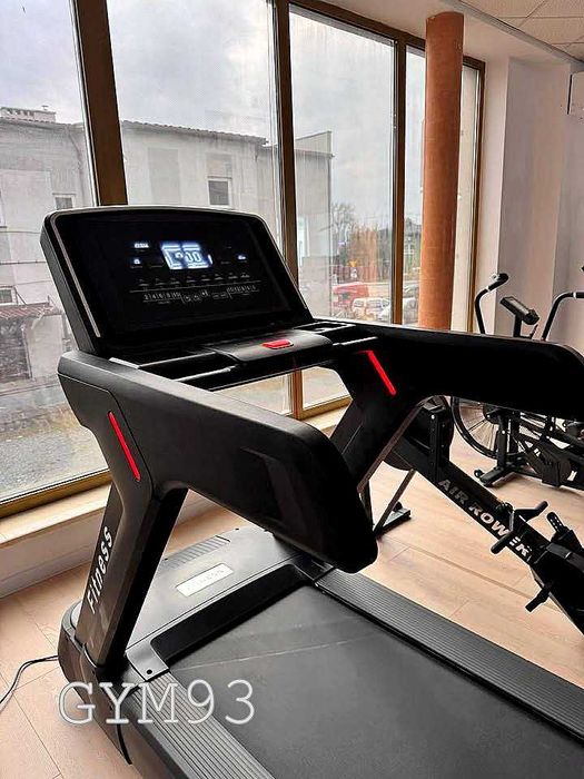Bieżnia klubowa nowa 260 kg cała czarna