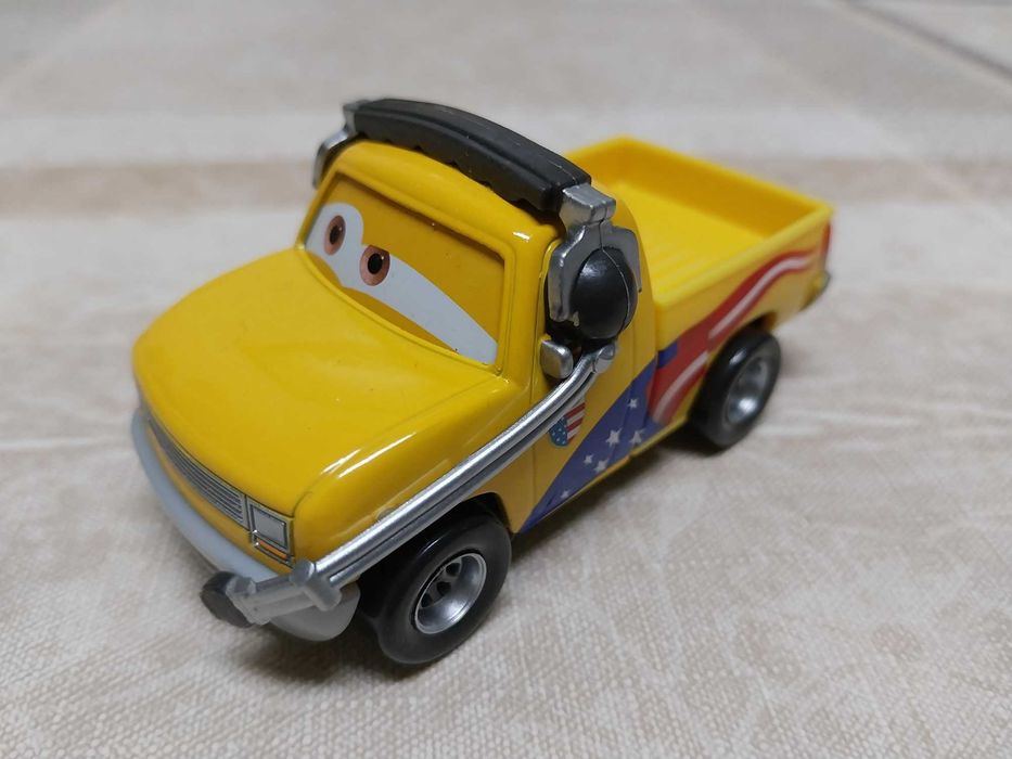 Cars / Disney / Pixar – JOHN LASSETIRE (Jeff Gorvette Crew Chief)