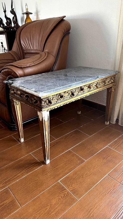 Mesa de apoio em pedra