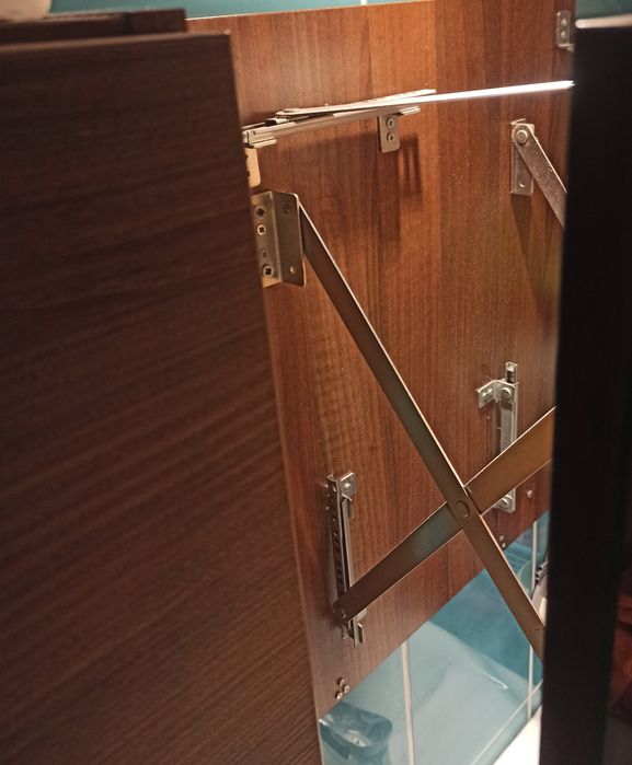 Lustro łazienkowe wysuwane 60x60