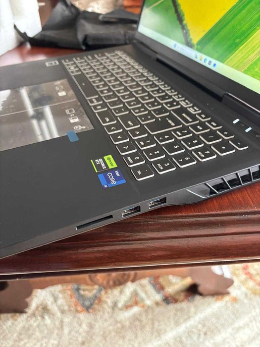 Portátil NextCore GM7IX 17" QHD IPS 240Hz i9-14900HX RTX 4080 64GB 2TB