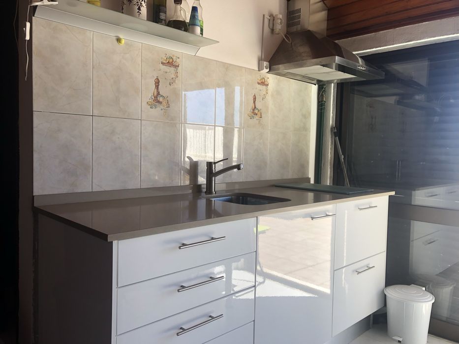 Estudio T1 para maximo de 3 pessoas, mobilado, terraço e vista, na Ericeira
