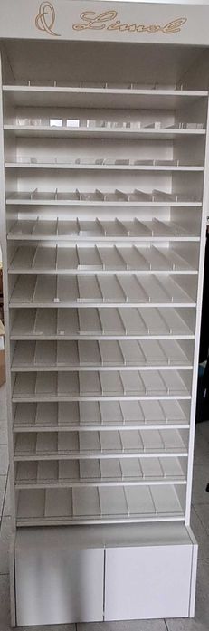 Movel  de novelos de  linhas  com luz