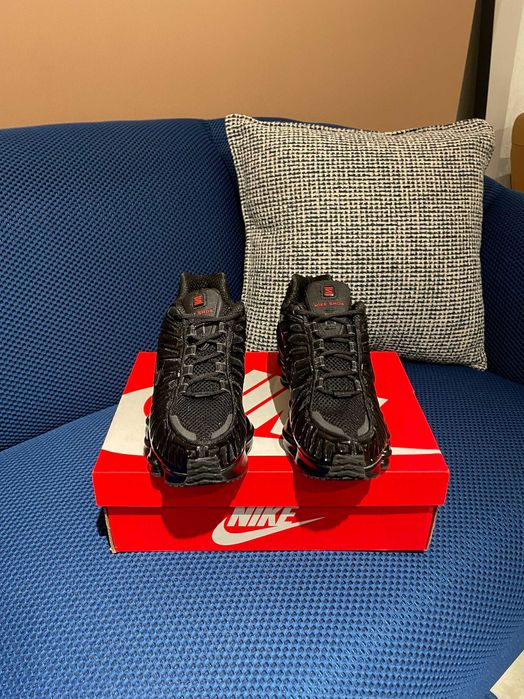 Czarne buty sportowe Nike Shox TL R.37