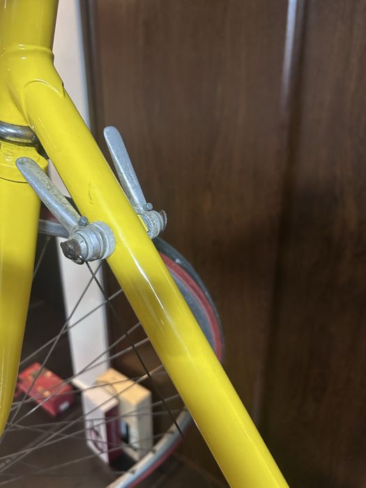 Bicicleta de estrada clássica em bom  estado