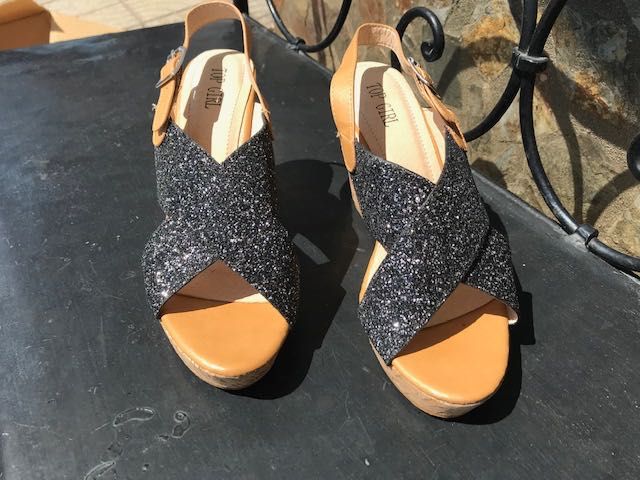Sandálias salto cunha Nº 39 Novas