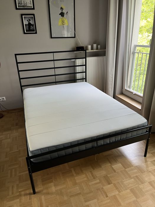 OKAZJA! Łóżko metalowe czarne 140x200 + materac + stelaż + pudła