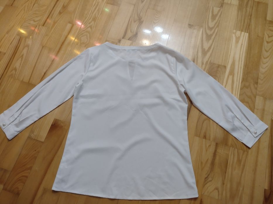 Nowa biała bluzka koszula
