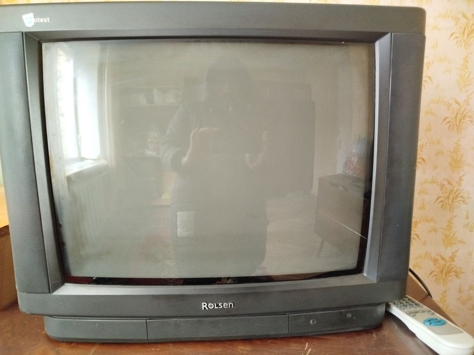 Продам кинескопный телевизор  Rolsen ТВ TV 21"  с пультом