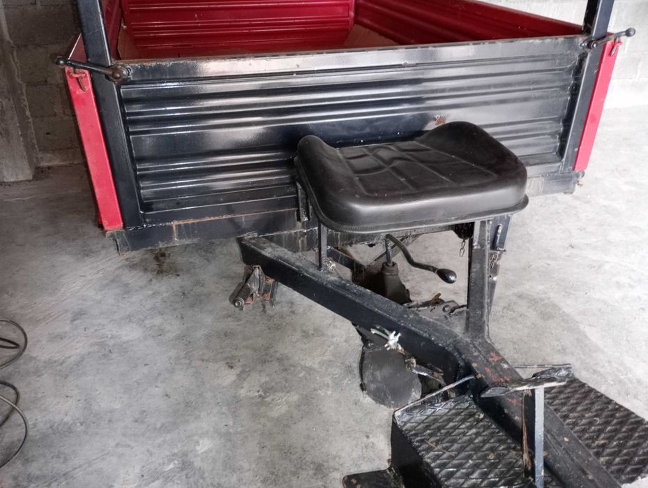 Reboque com tração para motocultivador