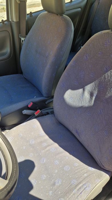 Toyota yares 2002 gas. 1.0