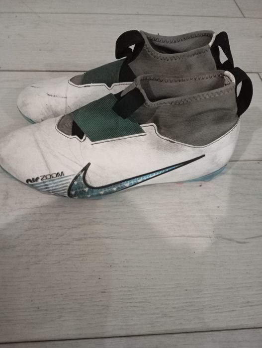 Korki piłkarskie nike