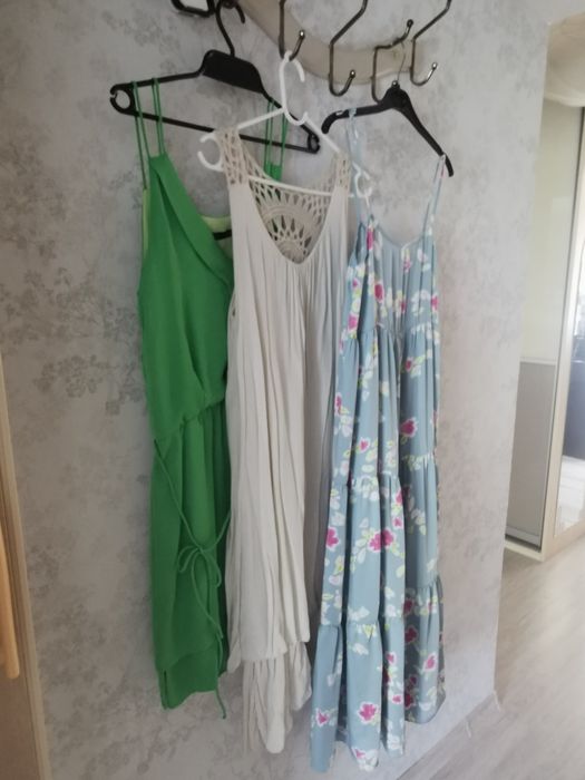 Sukienki  letnie/wyprzedaż