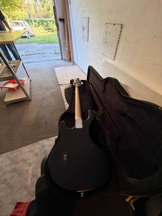 Gitara Basowa - Sterling by Music Man SUB StingRay Ray4