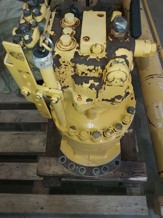 Kolumna obrotu komatsu pc 290-6  - części