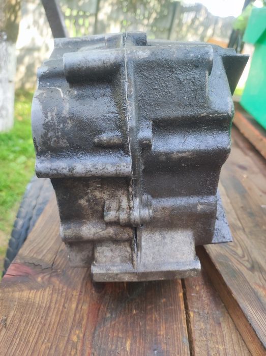 Kartery silnika Yamaha SR125 125 10F komplet obudowa silnika blok silnika