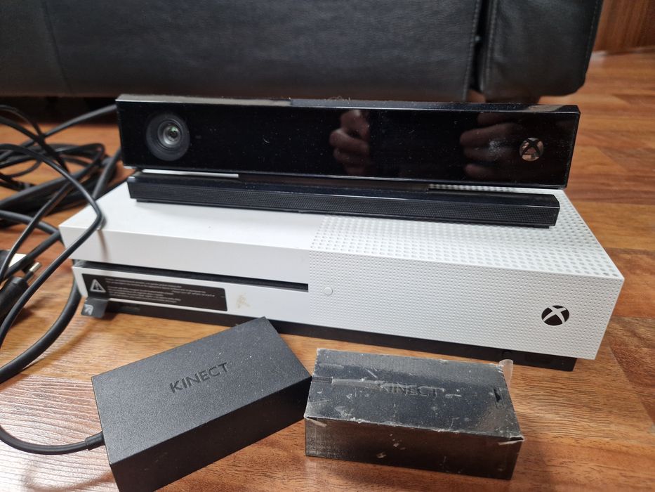 Komplety zestaw Xbox One S z Padem + Kinect + Oryginalny Adapter Microsoft + 4 Gry