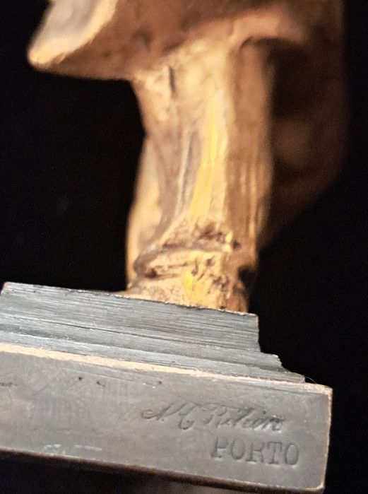 Pequeno bronze assinado