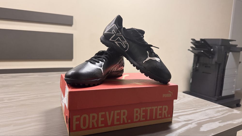 Сороконожки Puma Future 7 Play розміри 36, 37, 38