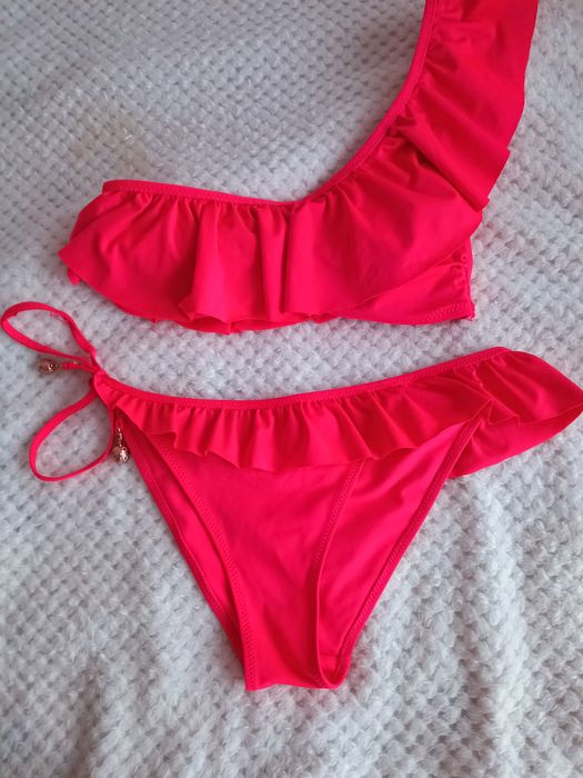 Купальник яскравого коралового кольору