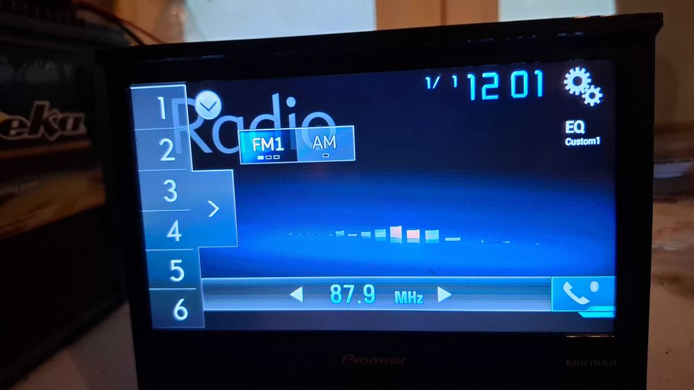 PIONEER AVH-X7800BT 1-DIN 7'' wysuwany ekran dotykowy Android iPhone