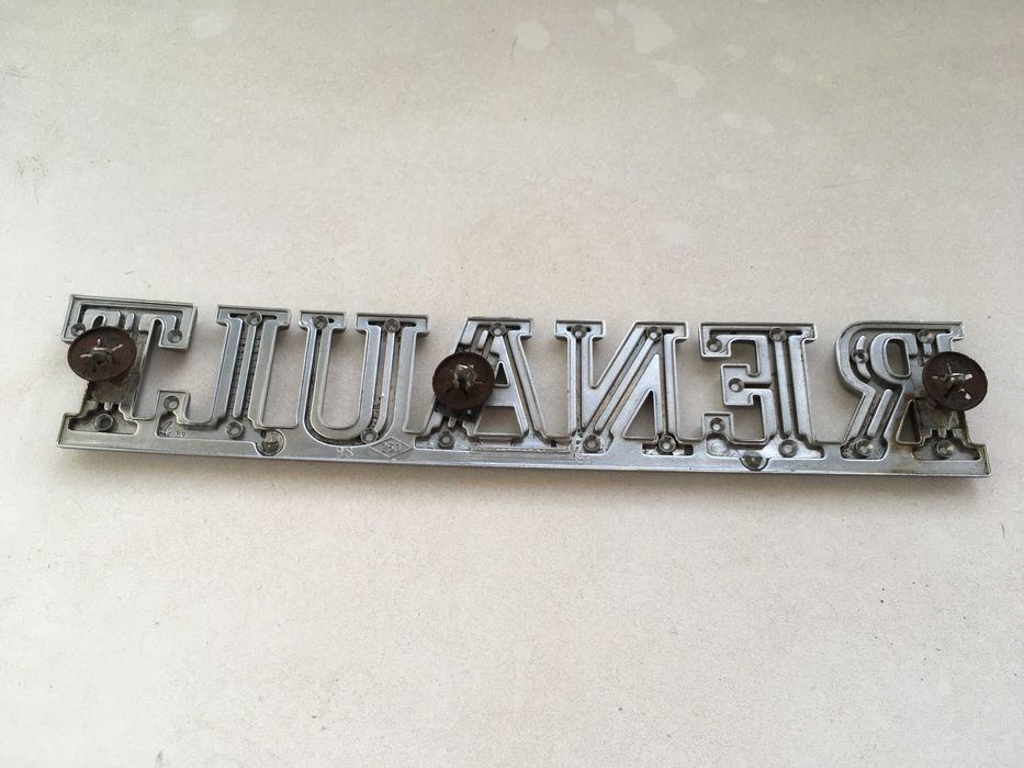 Продам шильдики Рено Сценик Renault Scenic