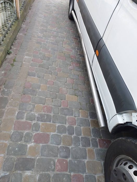 Бічні труби (пороги) на Mercedes Sprinter 910