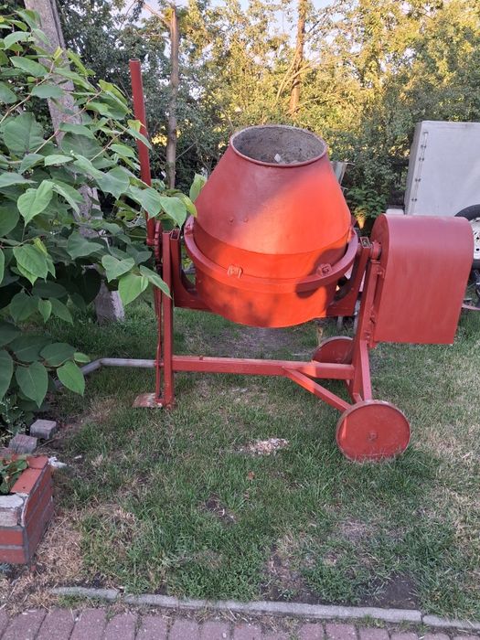 Sprzedam betoniarka 250 litrów na siłę