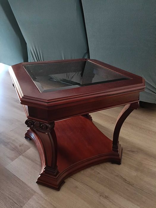 Mesa apoio em cerejeira com tampo de vidro
