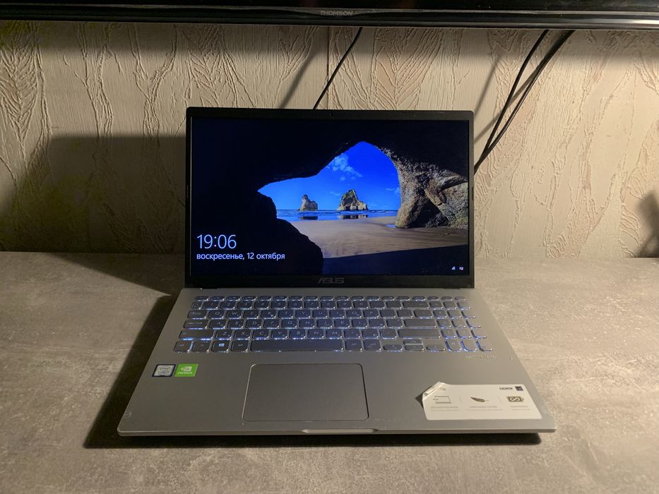 Asus vivoBook X509FJ / i5-8265U / MX230 / 8GB / SSD 128GB / Full HD