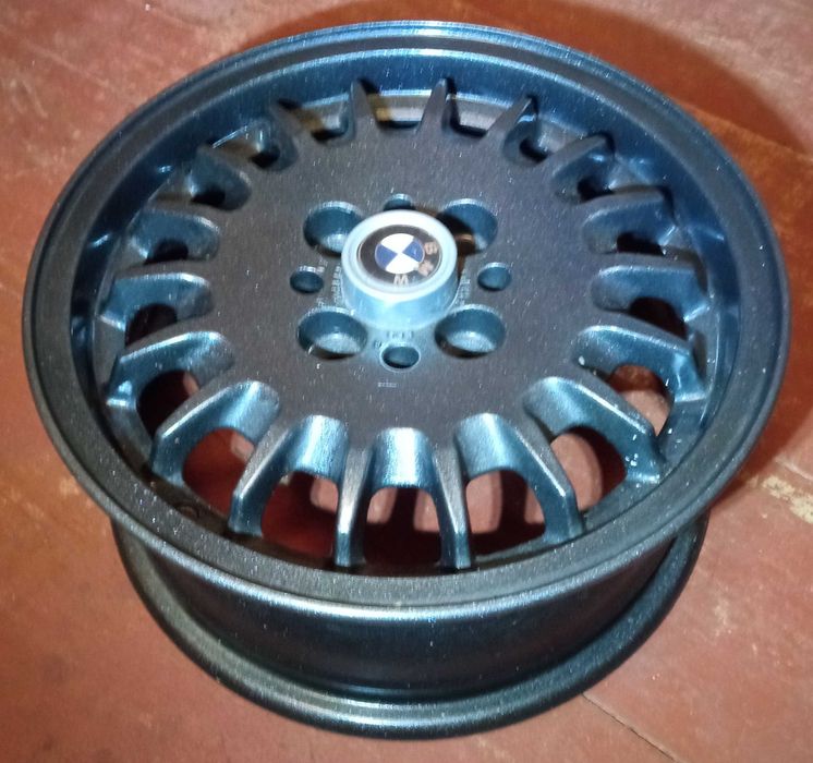 Oryginalne felgi BMW E30