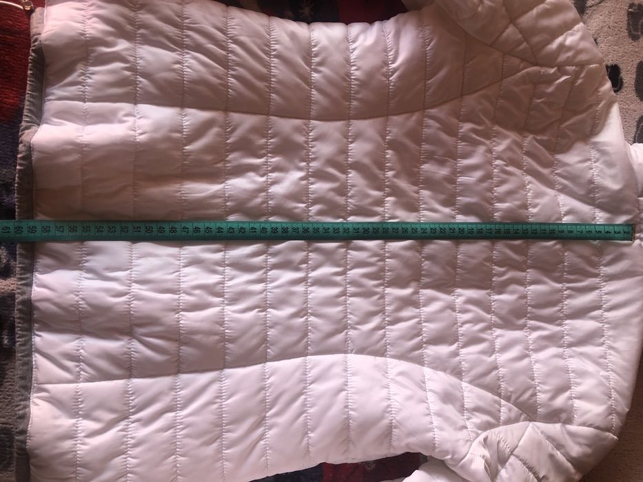 Легкая курточка демисезонная