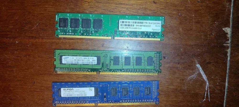 Продам оперативну пам'ять DDR2/DDR3
