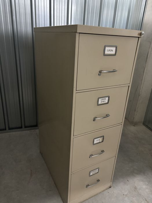 Dois Arquivos de Papel
