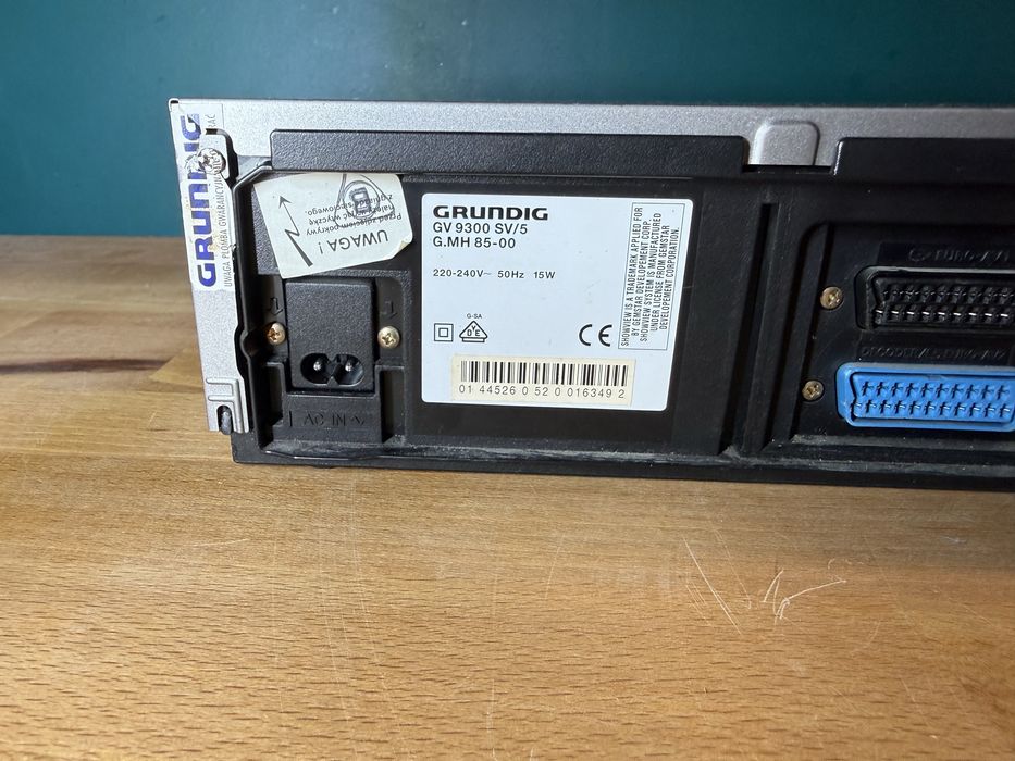 Magnetowid GRUDING GV 9300 sprawny z pilotem
