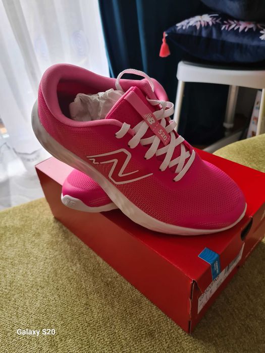 Nowe buty sportowe damskie  NB